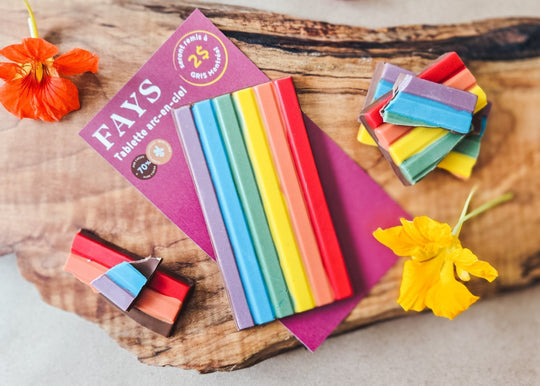 Une tablette, une voix : FAYS crée une tablette de chocolat engagée pour la Fierté