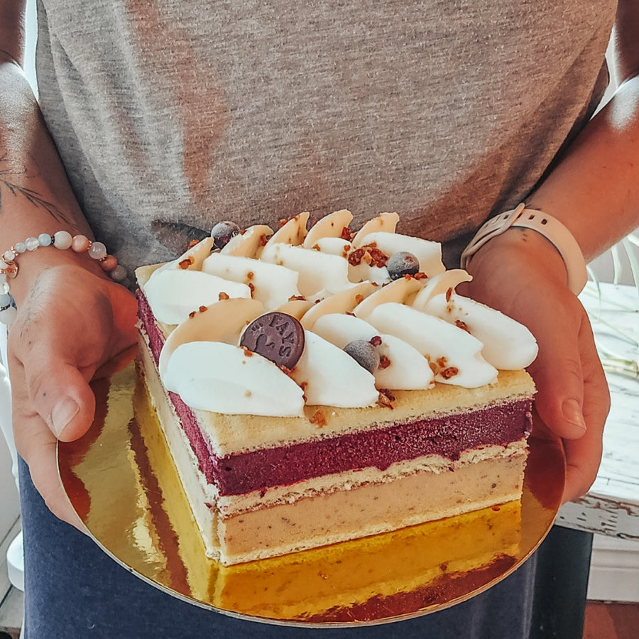 Gâteau à la crème glacée et sorbet artisanal